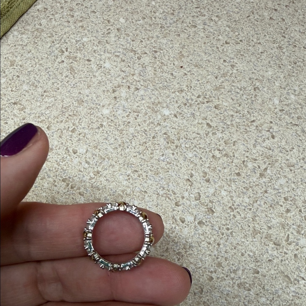 Elegant Silver and Gold Women's Ring size 6